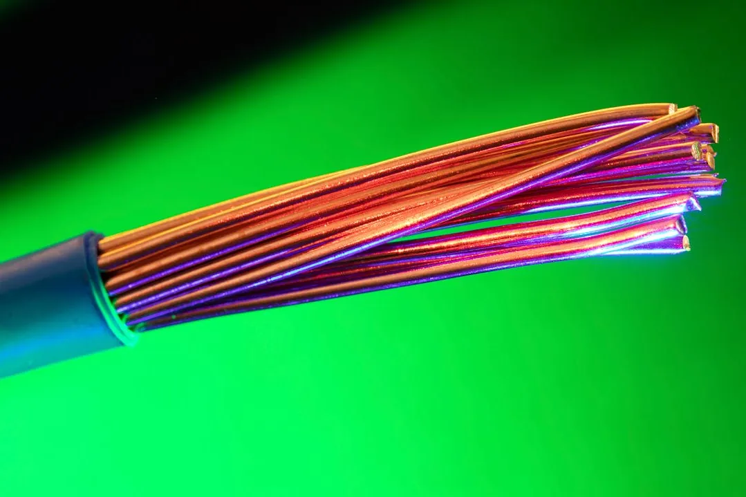 Çin’den elektrik malzemesi getirmek: GTİP, CE, TAREKS ve güvenli ithalat süreci rehberi